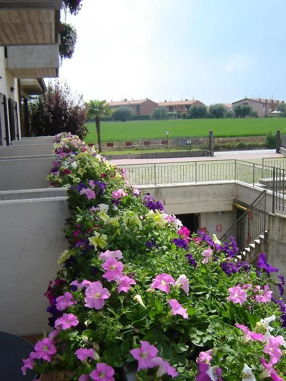Hotel Da Roberto Lazise 3*,